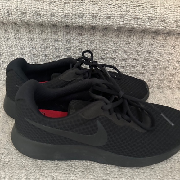 Men’s Nike Running shoes - Picture 2 of 3